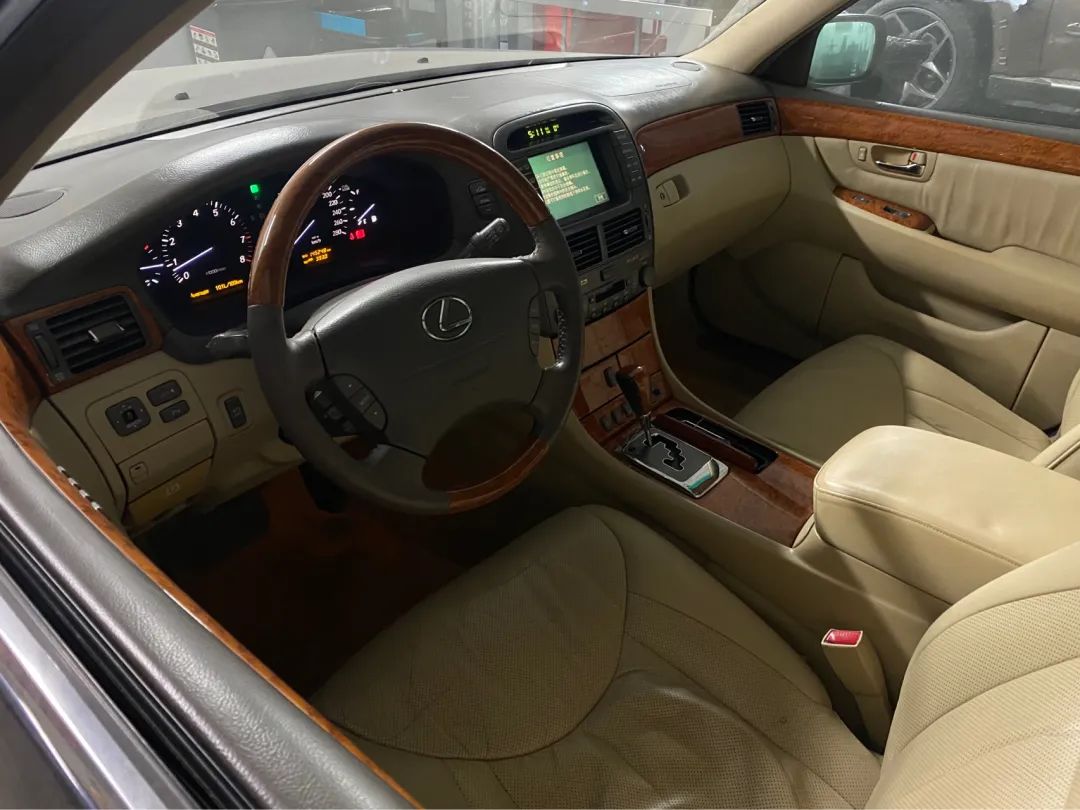 雷克萨斯ls430翻新修复,雷克萨斯ls430老车翻新作业