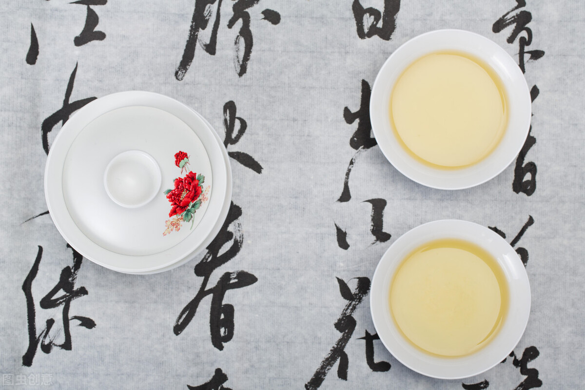 夏天喝茉莉花茶有什么好处,夏天喝茉莉花茶是绿茶的一种吗