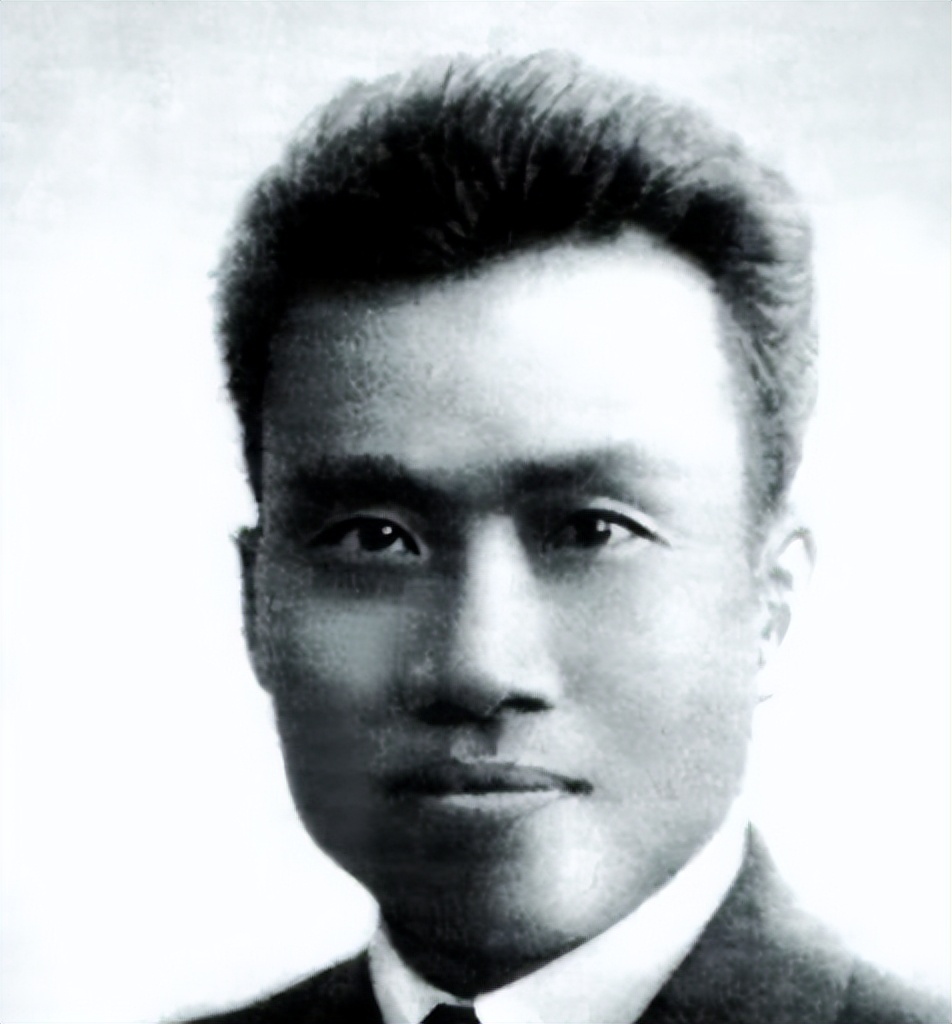 *德朱**是十大元帅之首，他的授衔编号为何是004？001号又是谁？