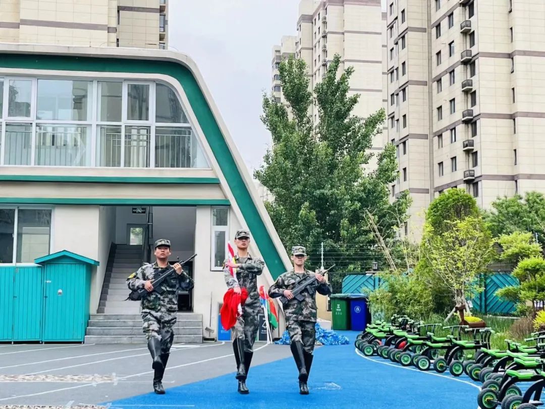 童心系国防共筑强军梦—郑东新区龙翔第四幼儿园春季亲子运动会