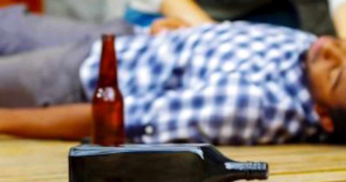 啤酒洋酒混喝致重度昏迷,西安喝酒一女子死亡事件