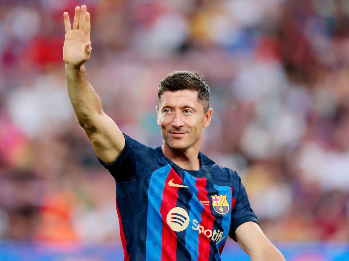 为啥莱万在巴萨不踢点球,为啥莱万在巴萨变弱