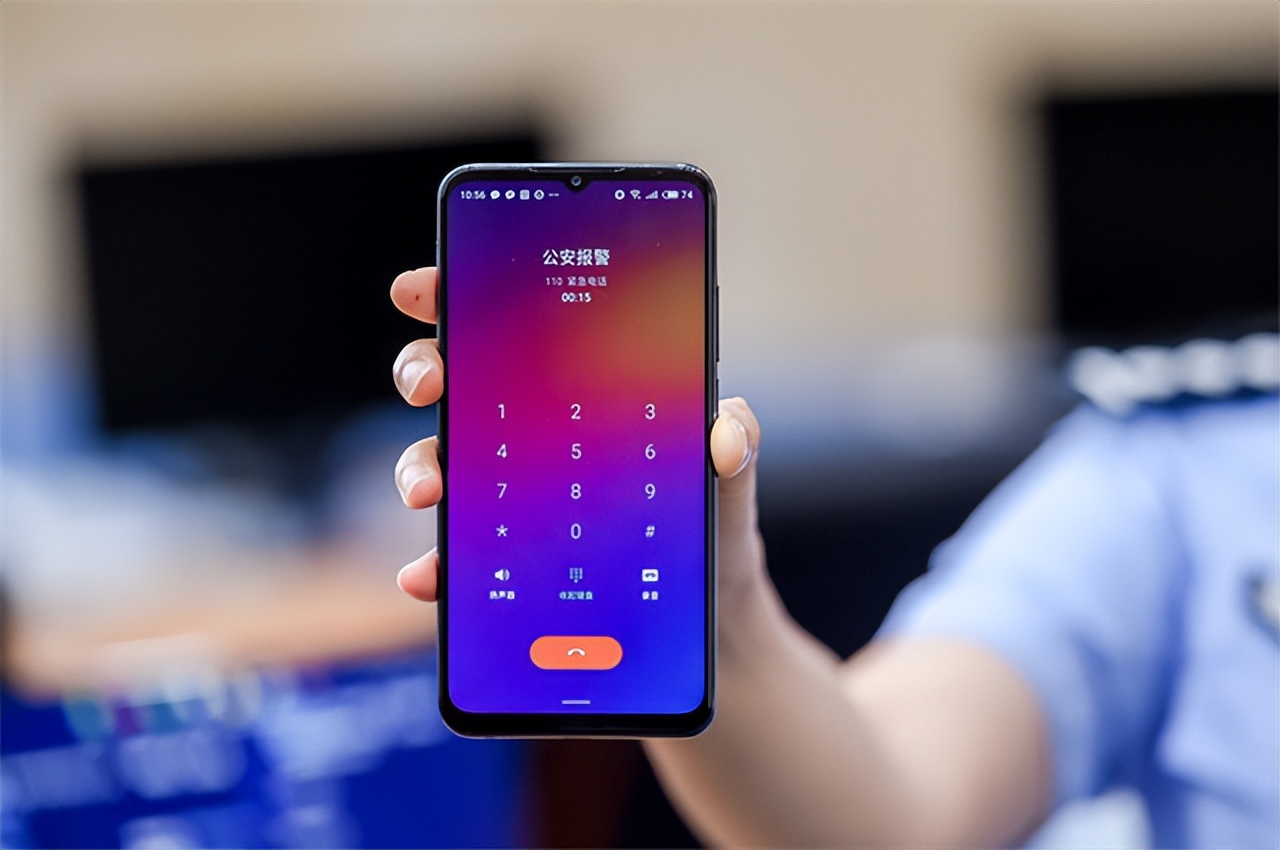 湖南小伙死亡母亲哭瞎右眼，15年后交警通知：你儿子被拘留了