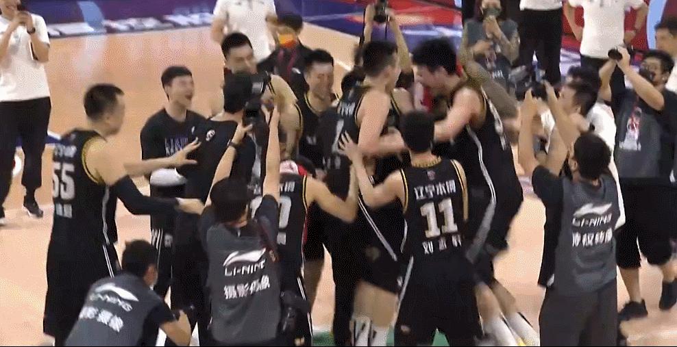 辽宁总冠军fmvp赵继伟,辽宁夺冠赵继伟