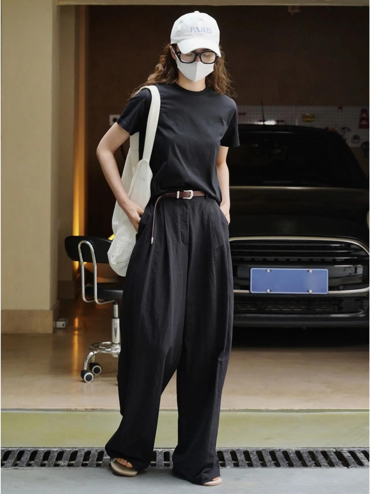 冬季黑上衣搭配什么裤子中年男,燕麦色裤子搭配黑颜色上衣好看