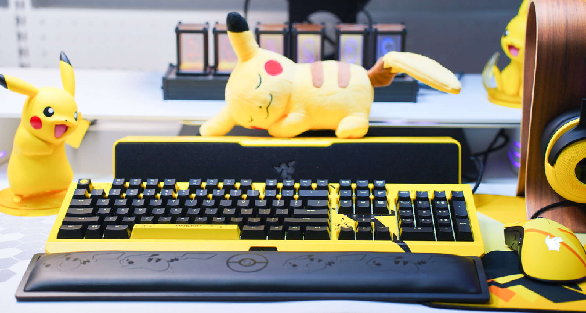 雷蛇皮卡丘联名套装,雷蛇皮卡丘联名主机