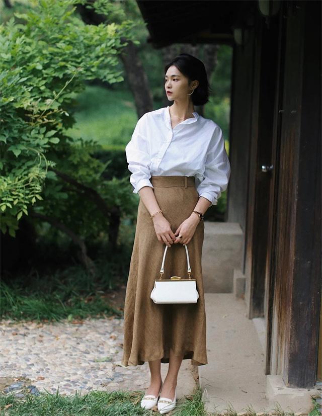好看又好穿的半裙,今年最火的4条半裙优雅又时髦