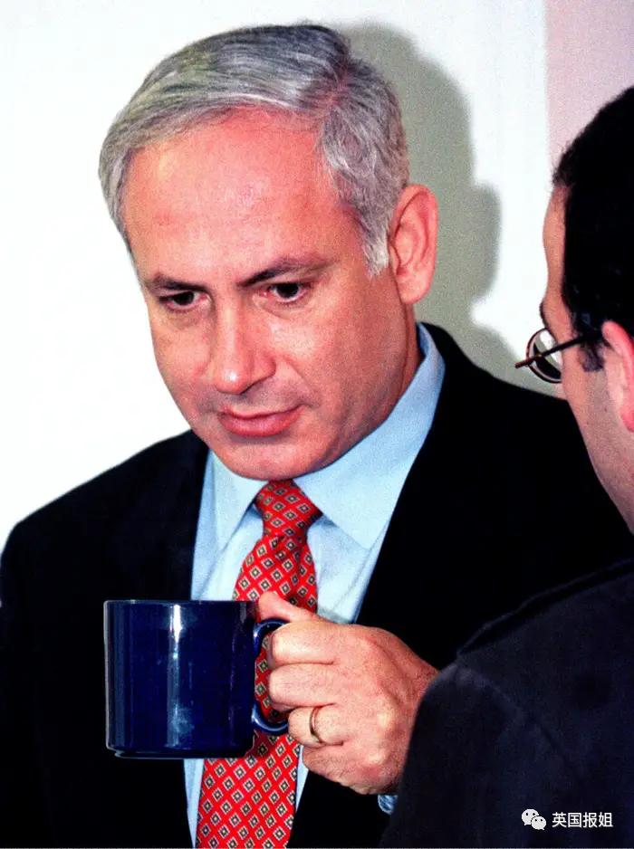 加拿大总理放弃“长发*男美**”人设,剪硬汉发型太辣眼被全网群嘲?