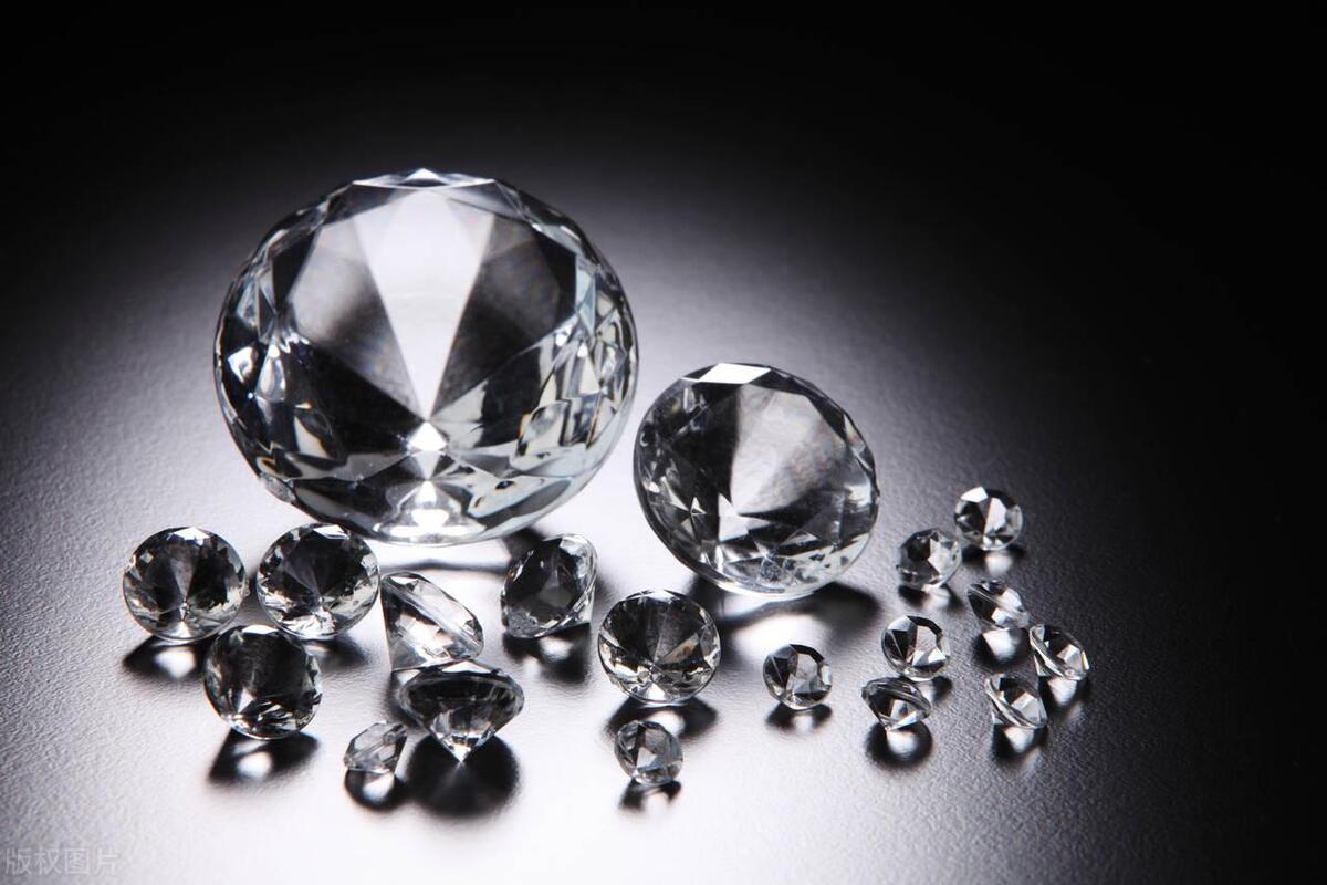 10克拉莫桑石钻戒价格多少钱啊,10克拉钻戒