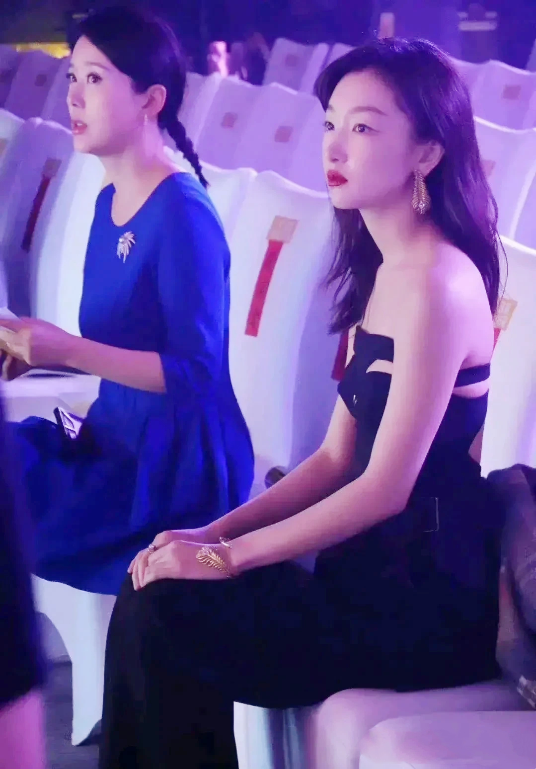 周冬雨狡猾的油腻感,周冬雨顶着一张无辜脸