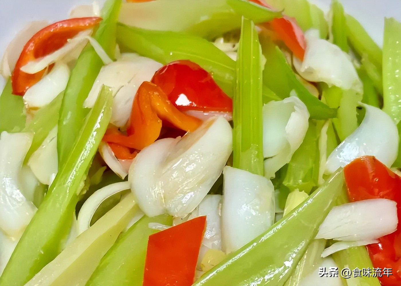 素食黑木耳百合炒西芹,芹菜百合腰果的素食做法