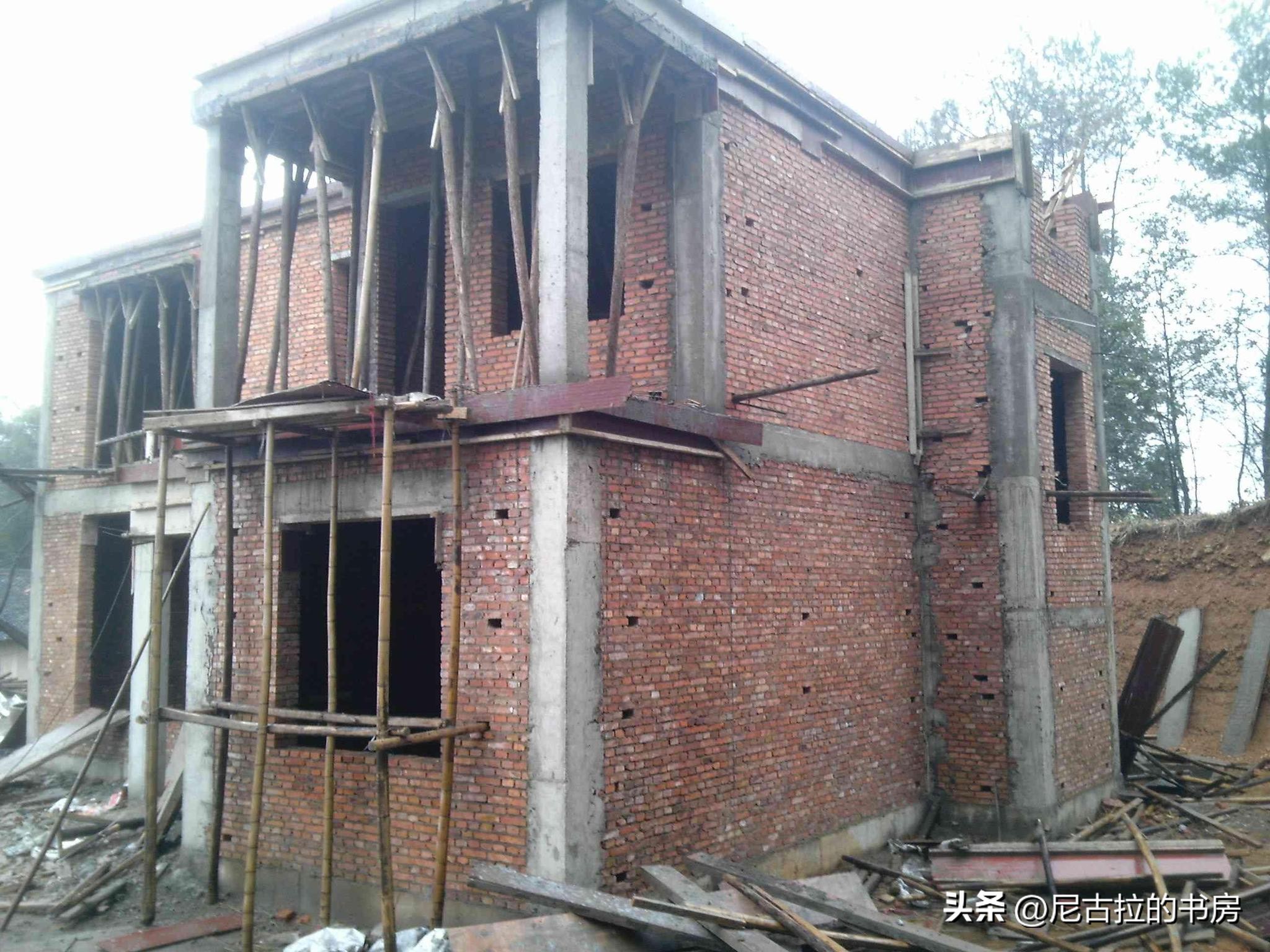 沈阳男子公厕生孩子,沈阳小伙厕所结婚生子后续