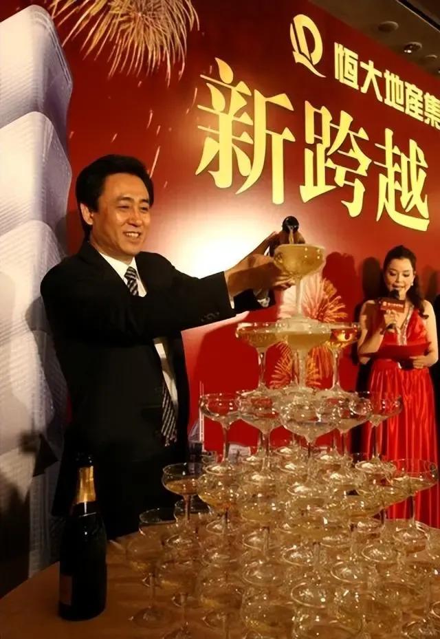 许家印倒在了50亿元“战投”上，9万亿元债务未能击倒他