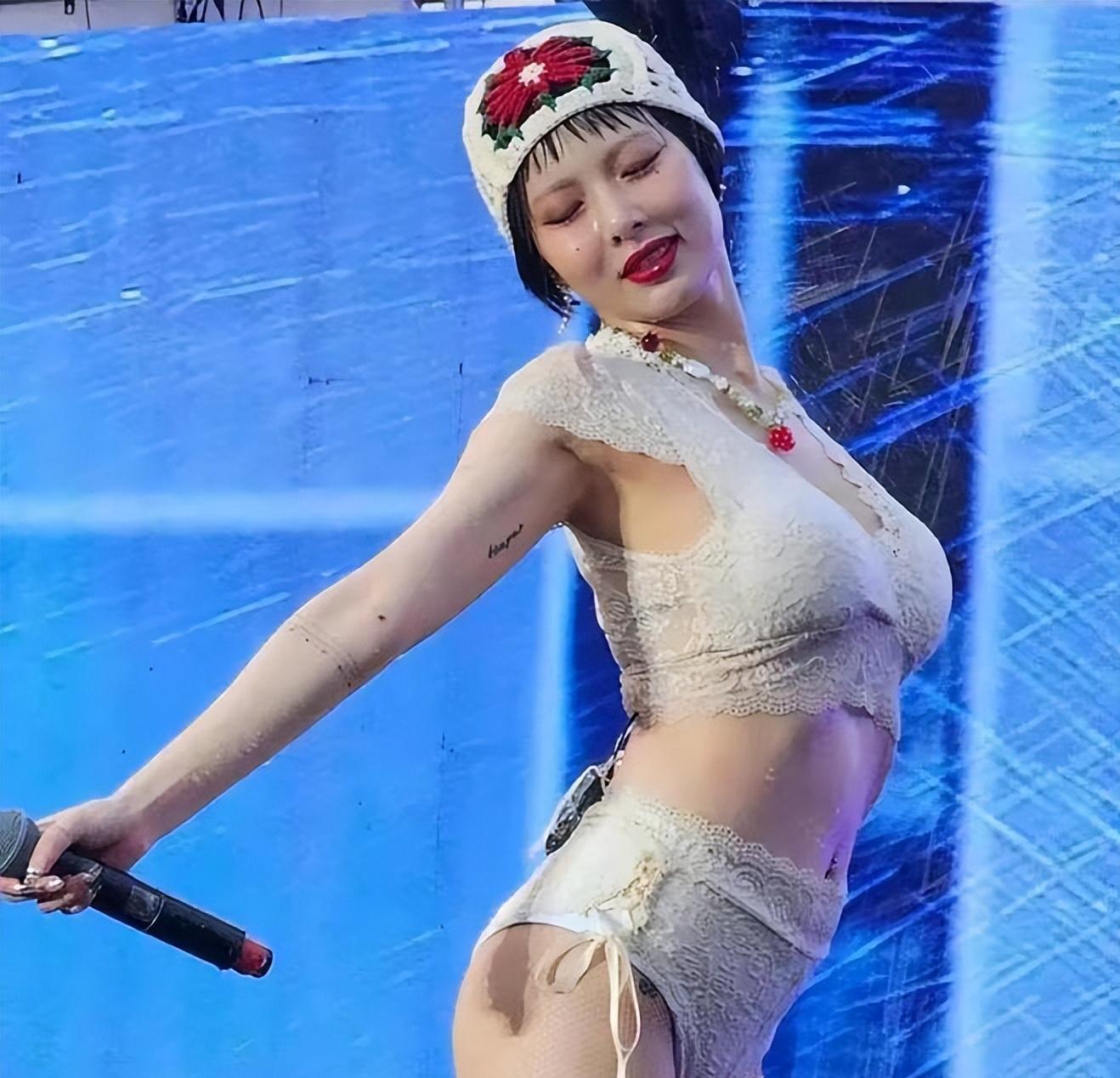 韩国女星衣服惹争议,韩国女演员衣着暴露引争议