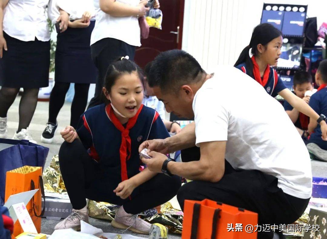 以爱之名公益活动,以爱为名公益义卖