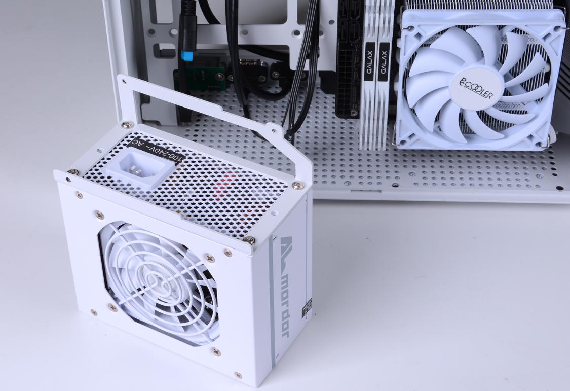 5000元itx主机加便携显示器,能吊打万元笔记本的itx主机