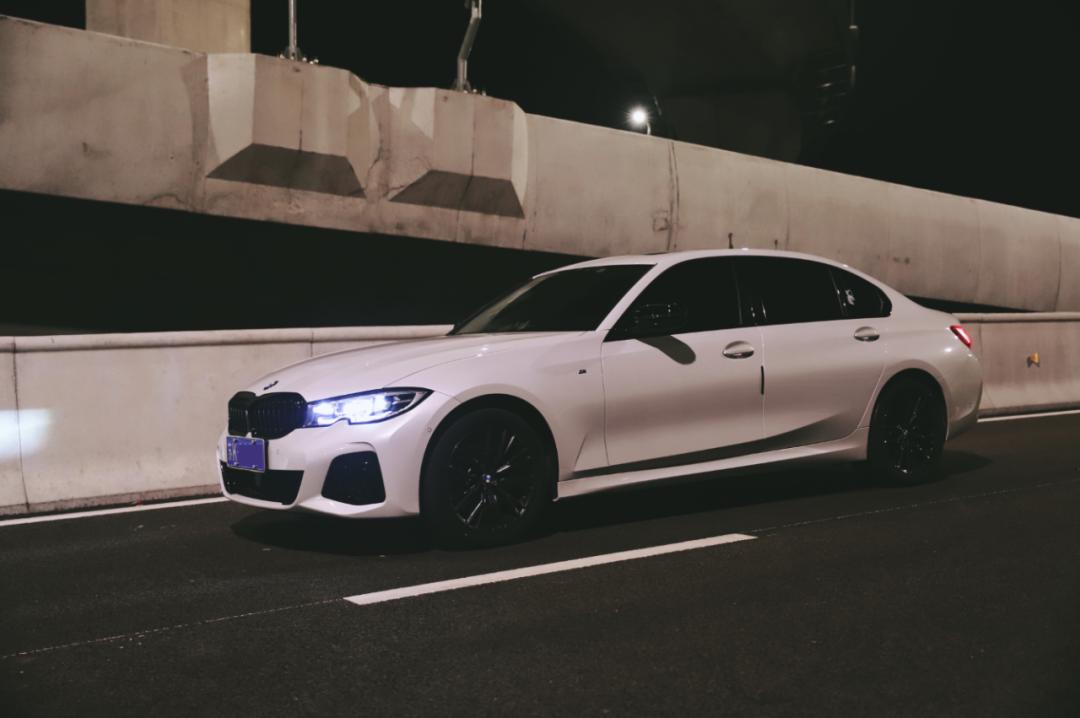 宝马三系330li驾驶感受,拥有一辆宝马三系的体验