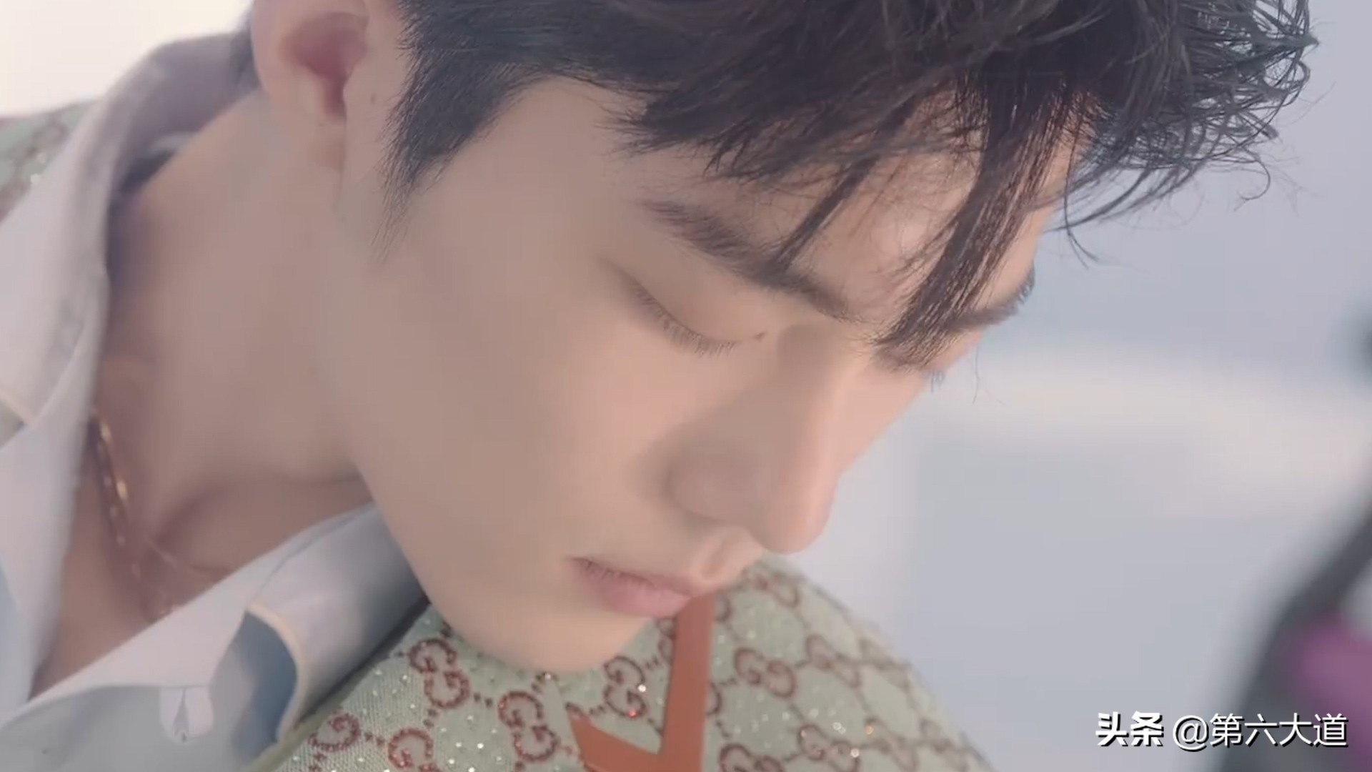 肖战杂志最高销售纪录,肖战一亿销量是怎么回事