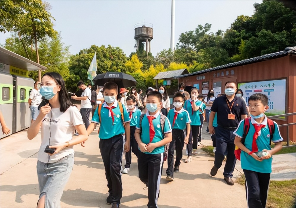 垃圾分类让生活更时尚,垃圾分类成为生活新时尚