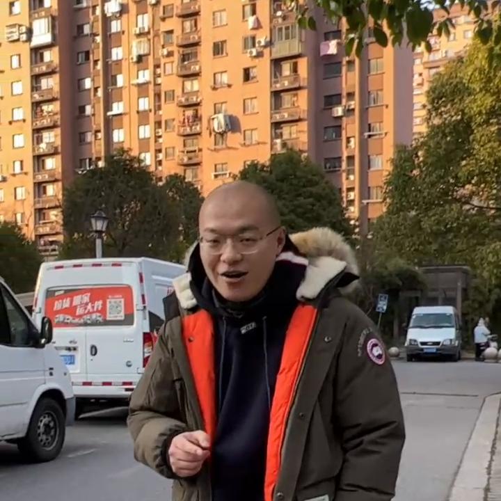 一辈子闺蜜法国带来个10万的爱马仕kelly是真的...