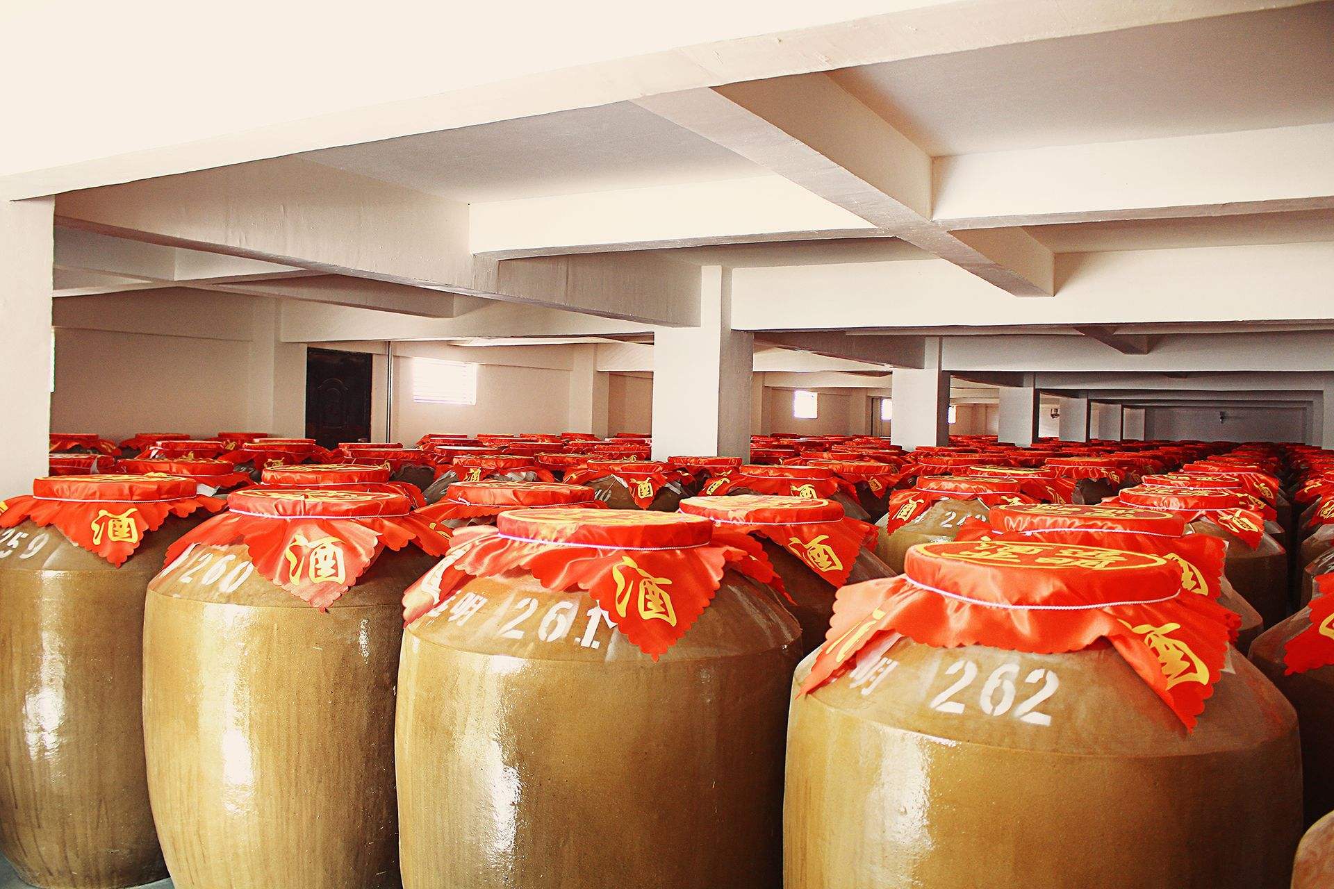 茅台酒这么贵为什么价格这么统一,茅台酒价格为什么相差那么大