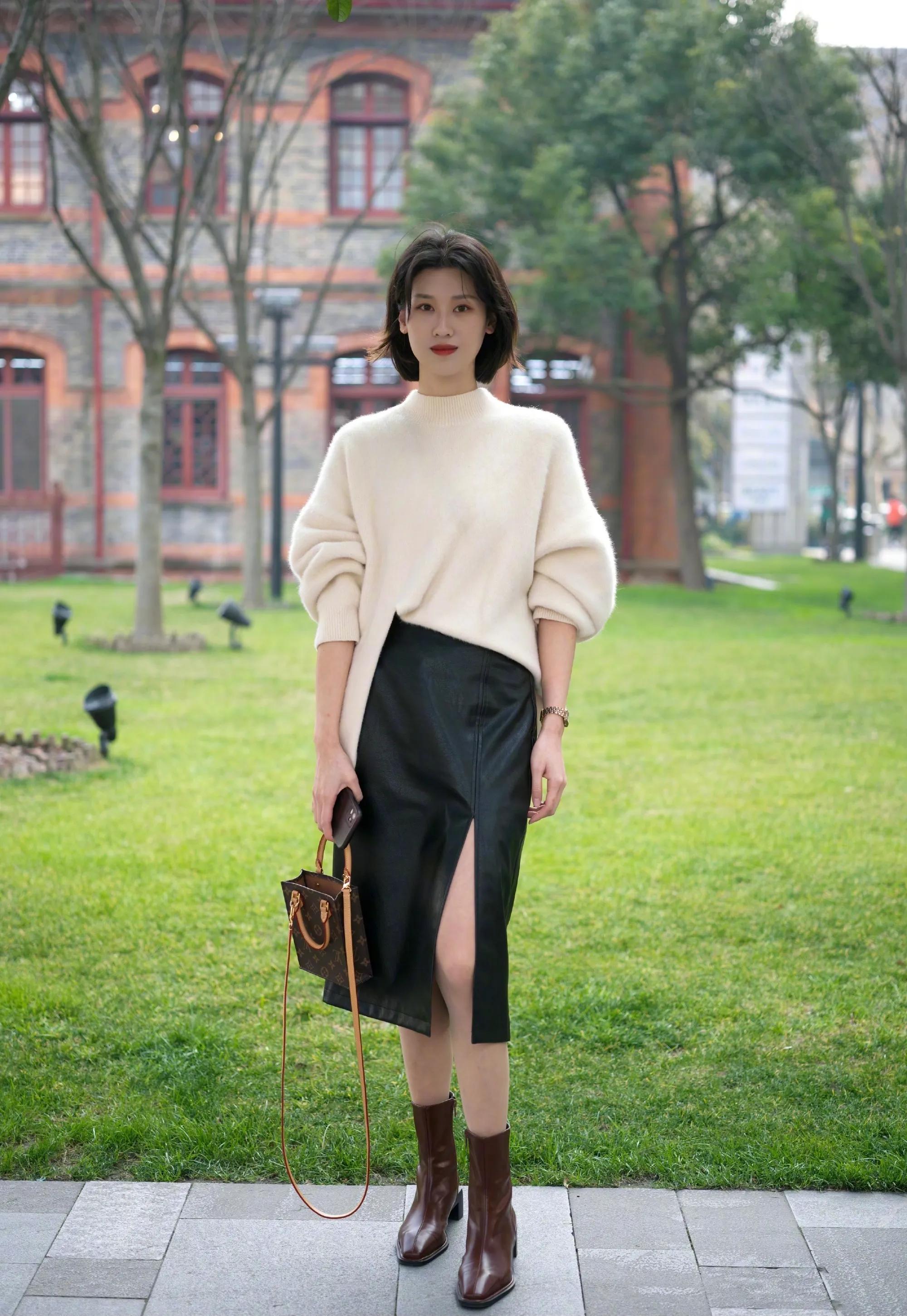 lv迷你tote包价格,戈雅tote包中号蓝色