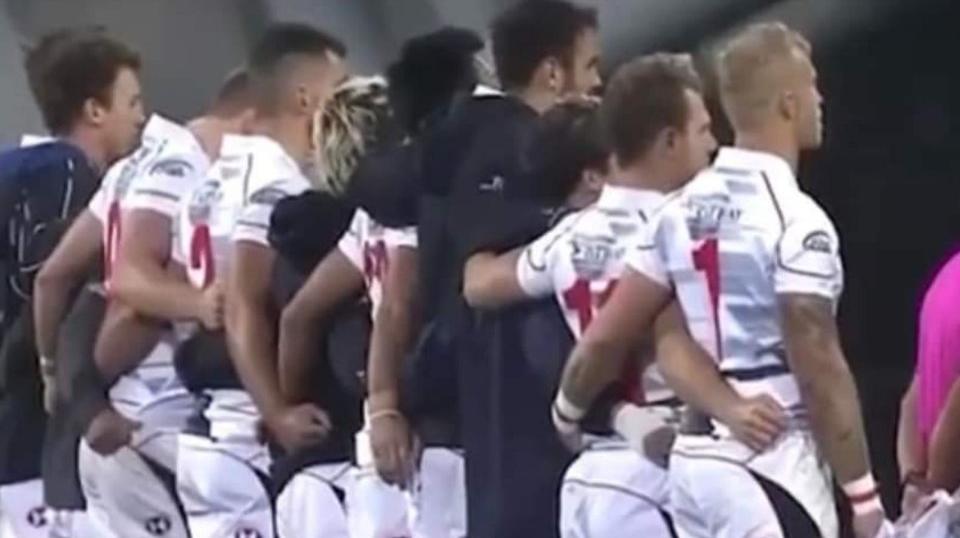 香港足球队开场奏国歌,中国香港足球赛事播放国歌视频