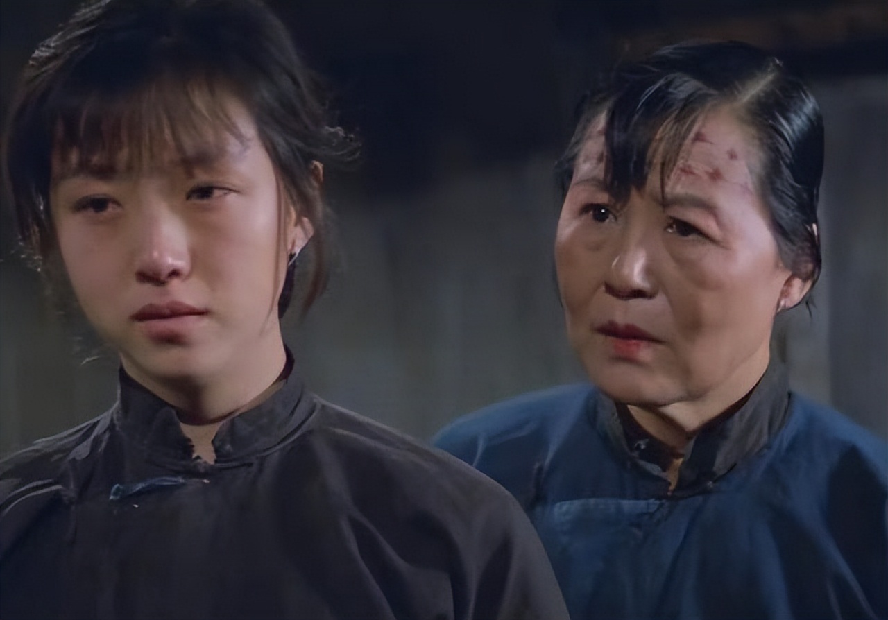 老舍笔下的骆驼祥子进行分析对比,老舍在骆驼祥子中描写的京味儿