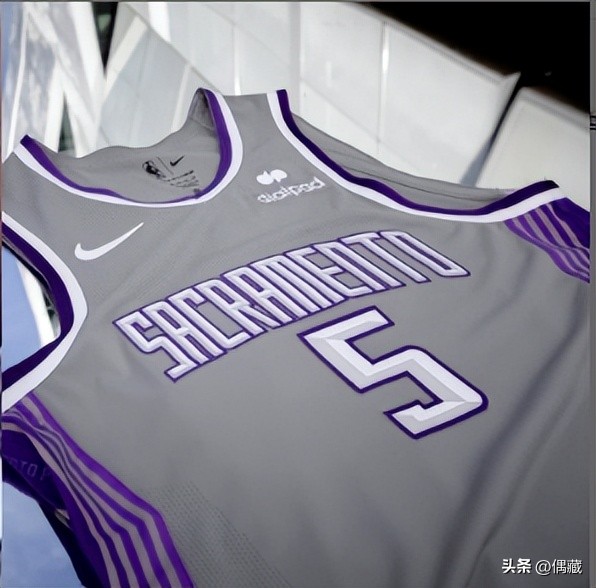 c罗海报最新,thedugout限量签名海报