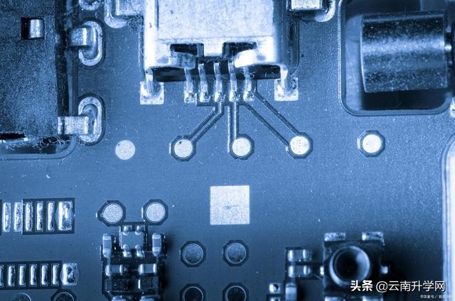 中南大学光电信息科学与工程专业,安徽大学光电信息科学与工程专业