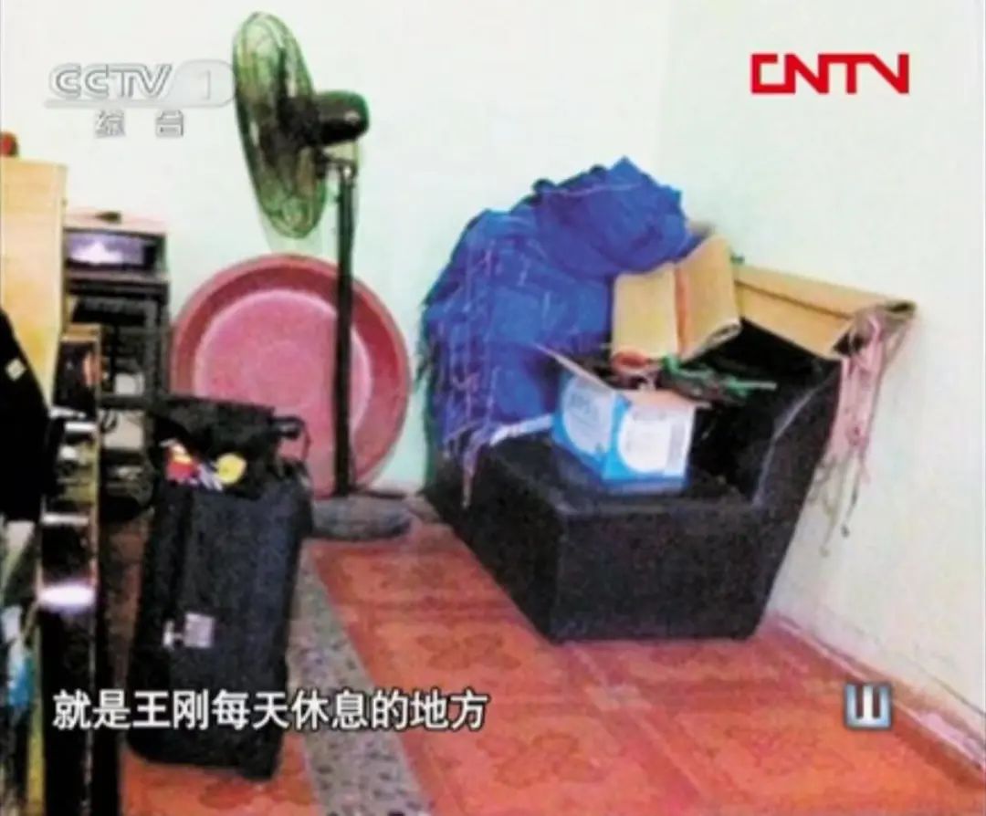 25岁小伙子网游成瘾,大学生沉迷于网游与家里断绝关系