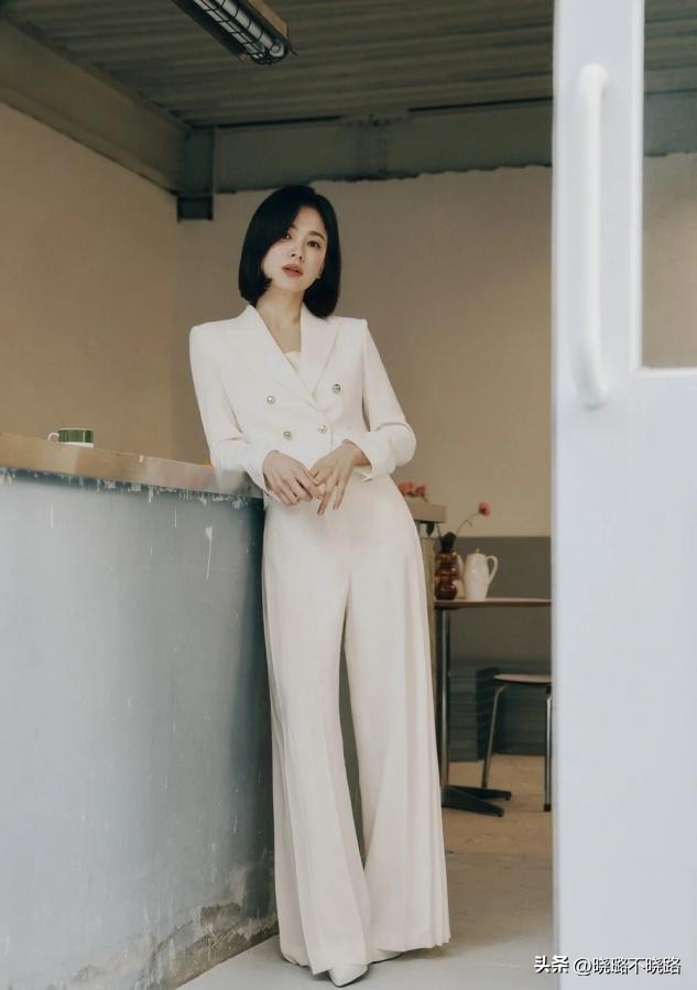 宋慧乔黑暗荣耀同款齐耳短发,宋慧乔新剧留齐耳短发清新干练