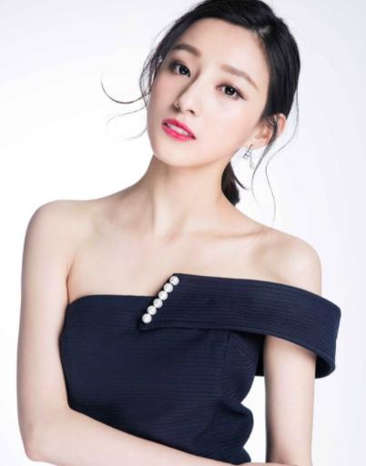 今年春晚主持人马凡舒个人简历,春晚主持人马凡舒收入