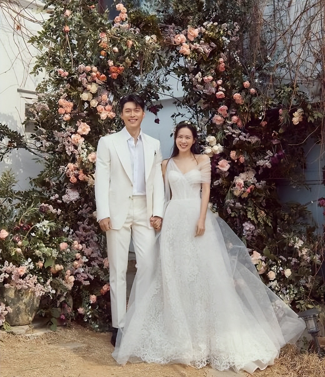 孙艺珍和玄彬的婚纱照背影,玄彬孙艺珍婚纱照图集高清