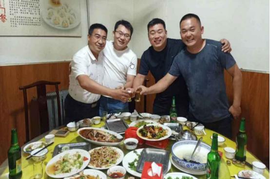 来山东喝什么酒最好喝一点,去山东旅游必点的8道名菜