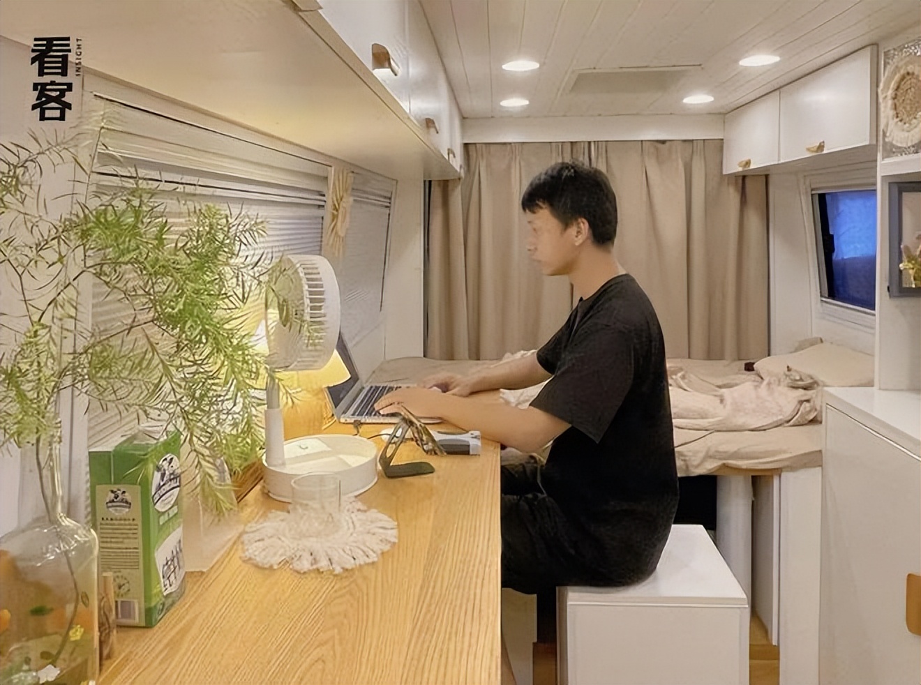 深圳情侣住房车,深漂情侣房车生活