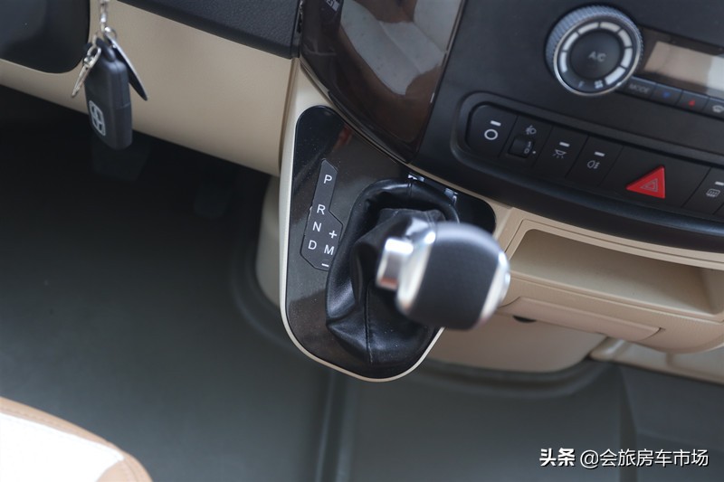 百公里8.9升油算多吗,欧睿6座柴油房车