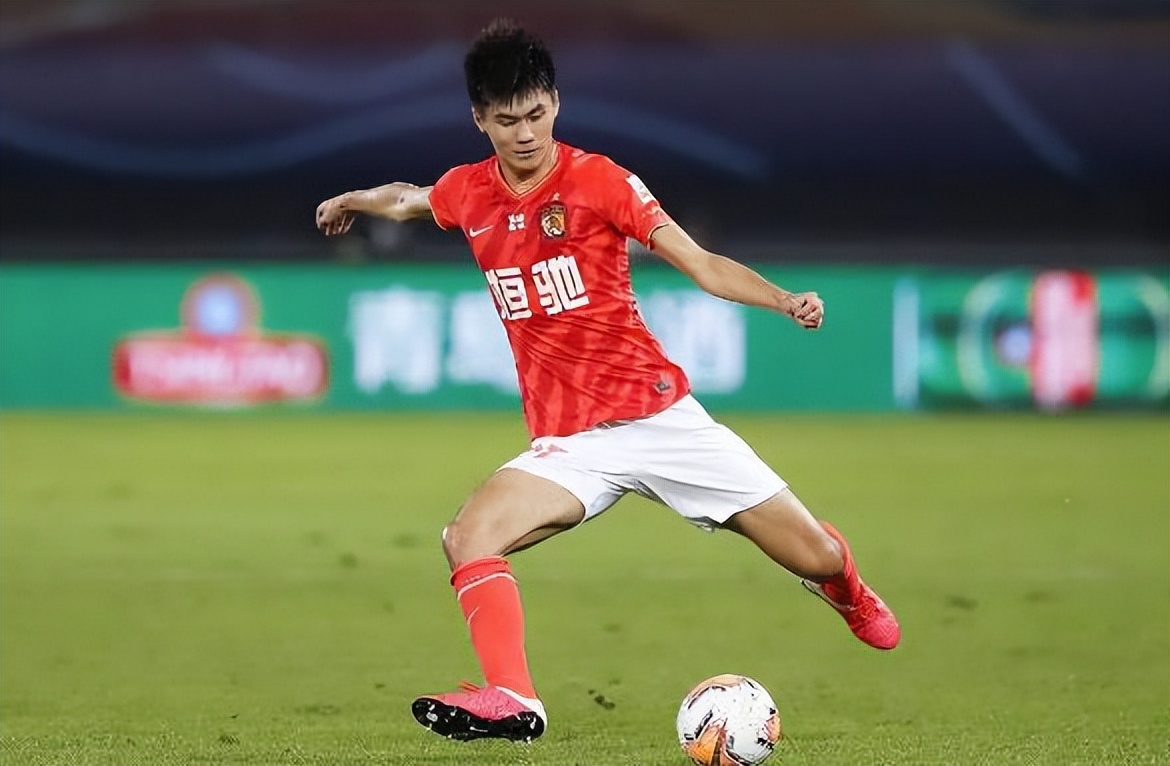 国足铁卫一挑二,国足铁卫战斗力