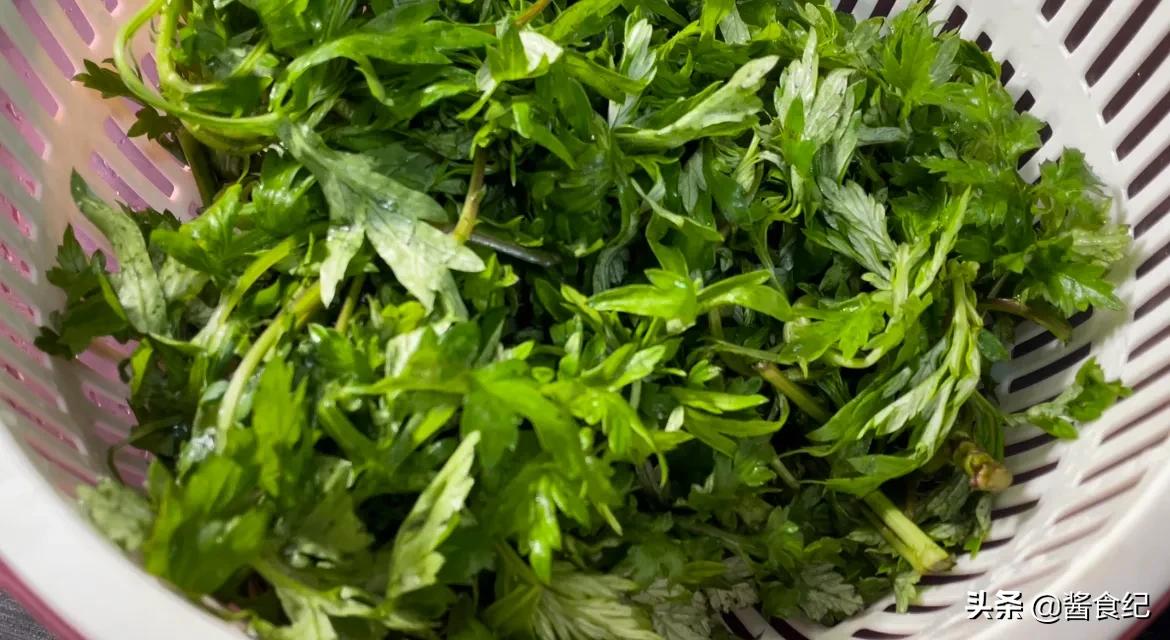 艾草煮鸡蛋有什么好处,艾草煮鸡蛋什么功效最好