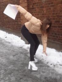 怎么安慰平胸的女孩,女朋友是个平胸怎么办