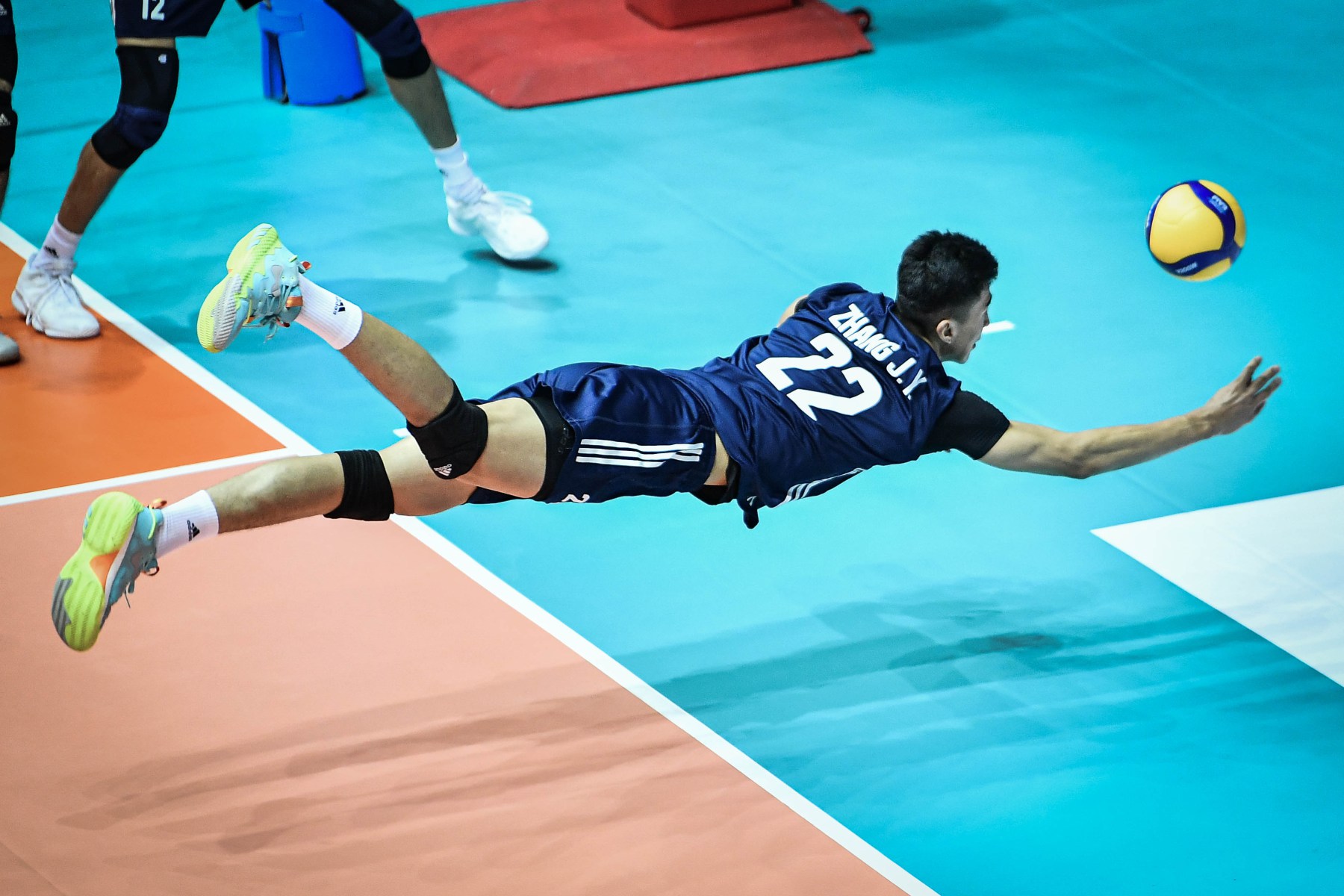 中国男排对战伊朗男排现场直播,中国男排将与伊朗队争夺四强