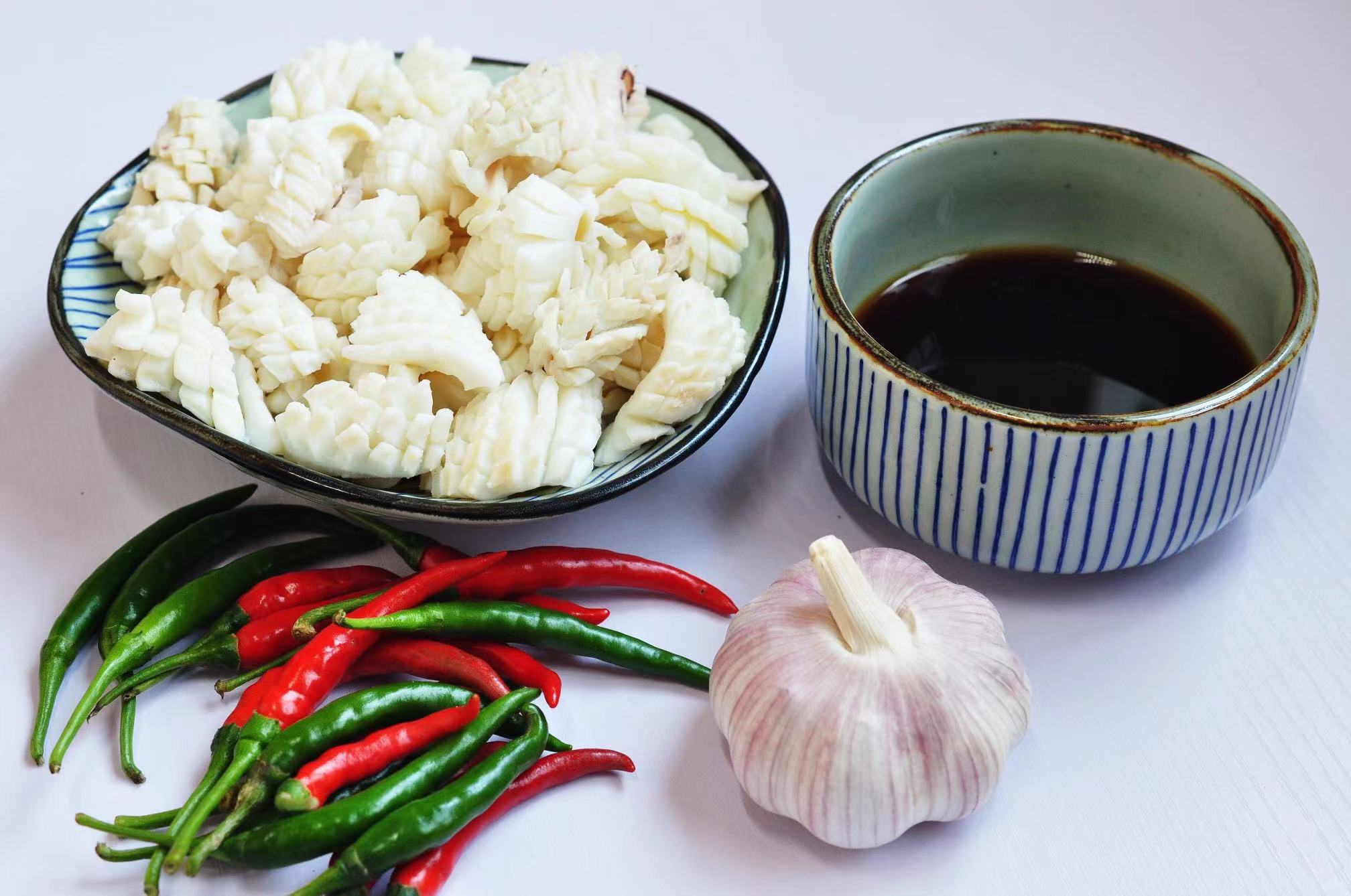 切干鱿鱼卷的正确方法,鱿鱼皮怎么撕干净利落