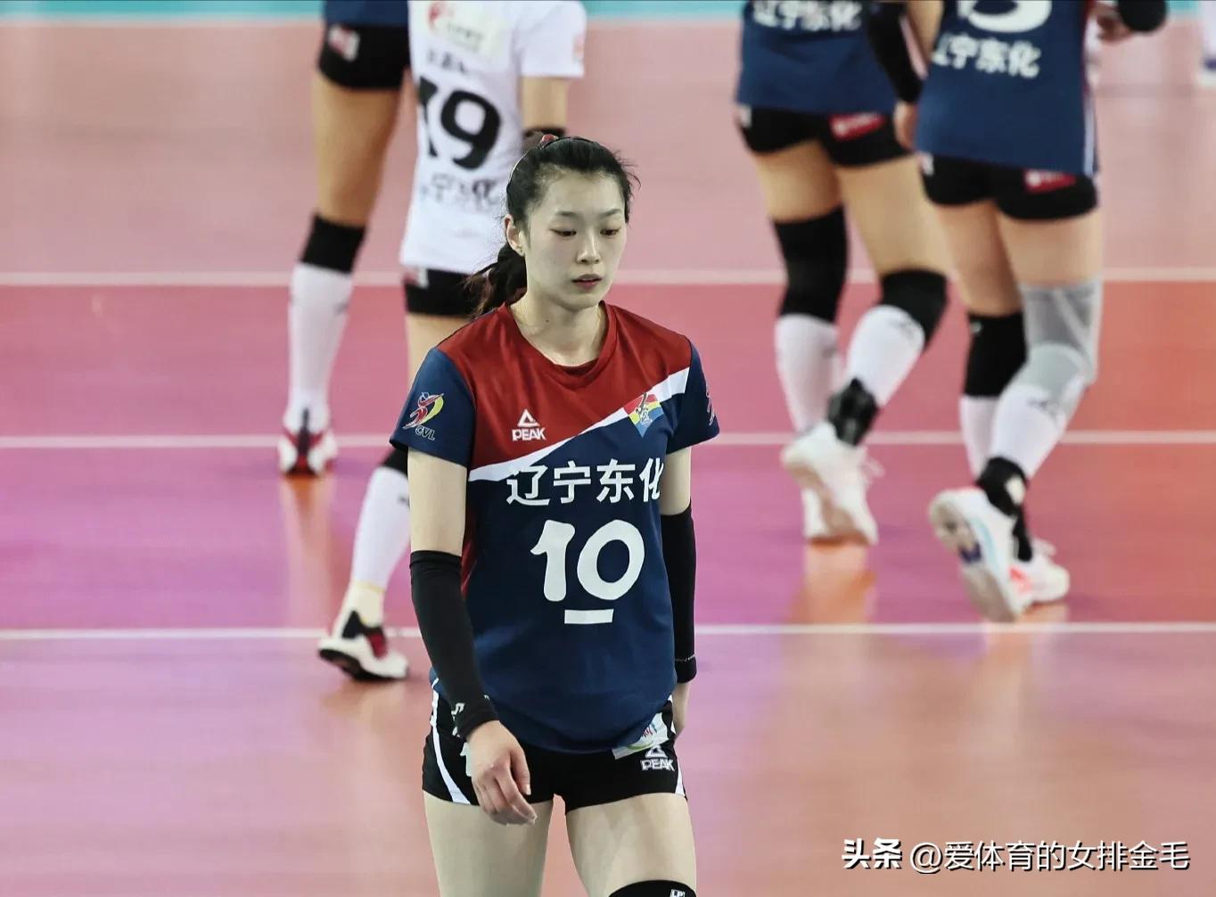 辽宁主帅爆粗口惹争议！执教差脾气大，还曾竞选过中国女排主帅