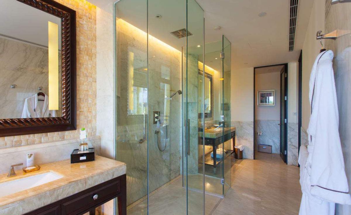 浴室玻璃什么情况下会破裂,卫浴钢化玻璃自爆会不会洒落