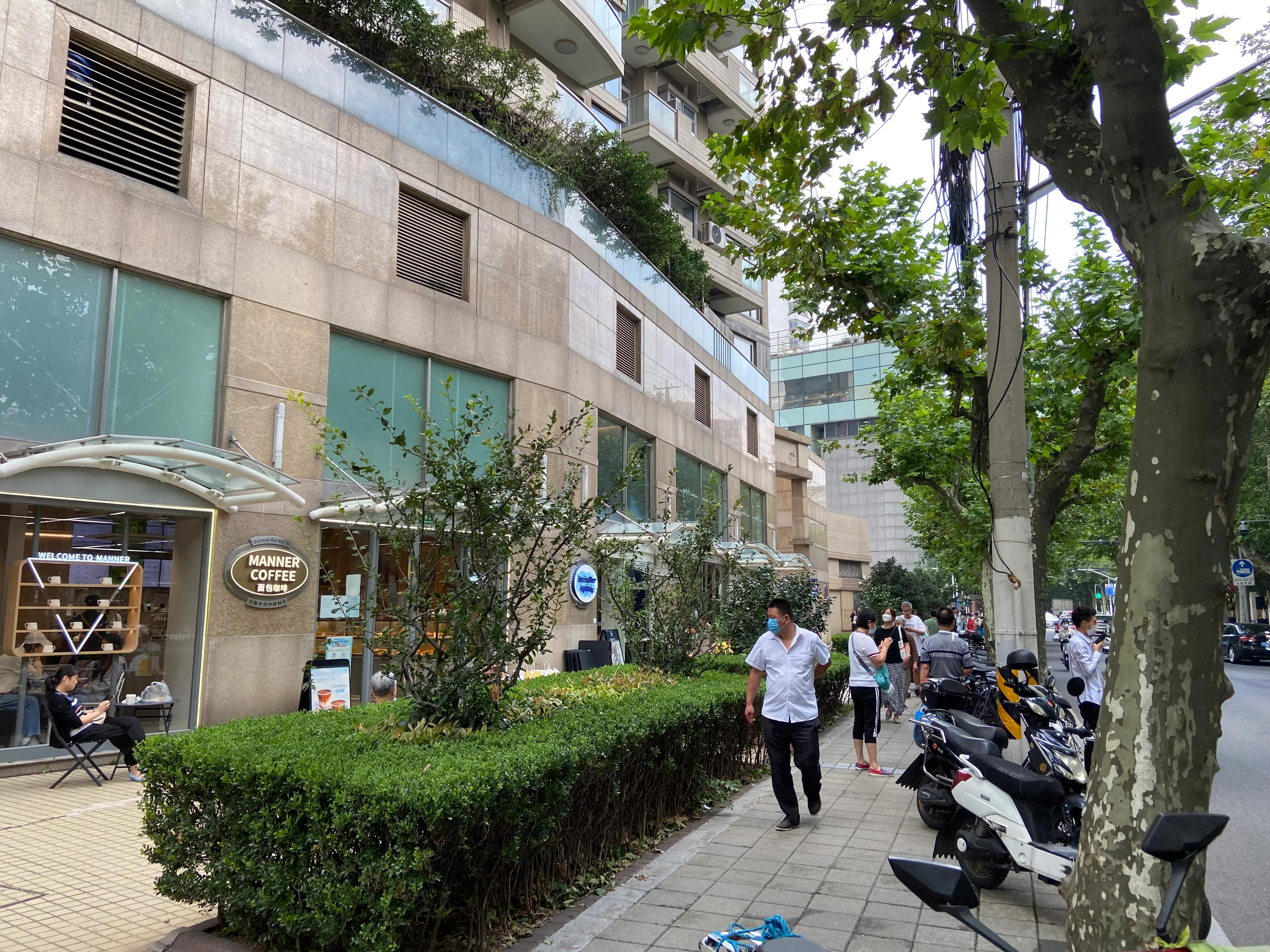 后疫时代的乌鲁木齐中路，人生海海，生活一半烟火，一半释然