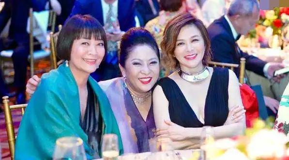 豪横富二代遇上拜金女彩礼50万,豪横富二代遇上拜金女50万彩礼