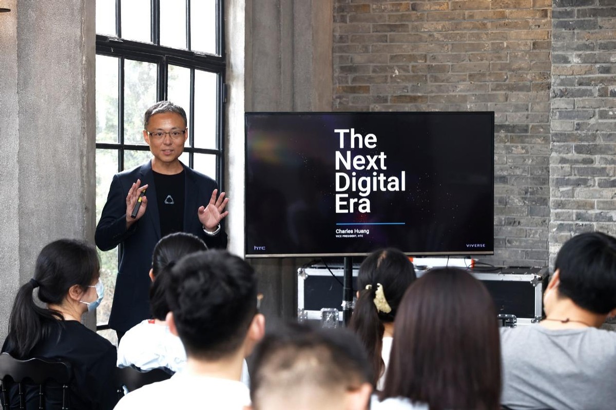 曝htc头显viveflow,htcvive官推透露下一款vr头显