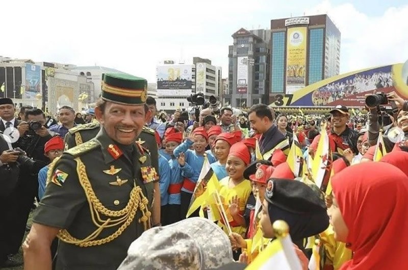 文莱国王有多少资产,文莱国王是一个超爱豪车的人