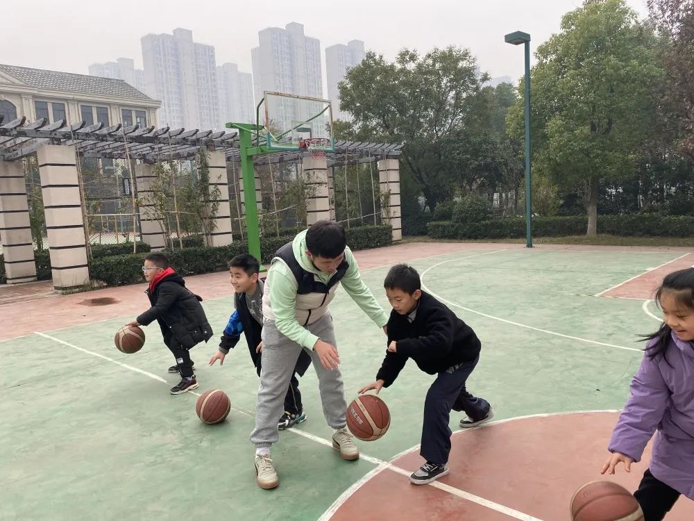 阳光体育活力飞扬展风采,童心筑梦运动赋能成长