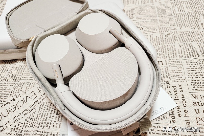 索尼耳机wf1000xm5续航,双旗舰降噪耳机评测